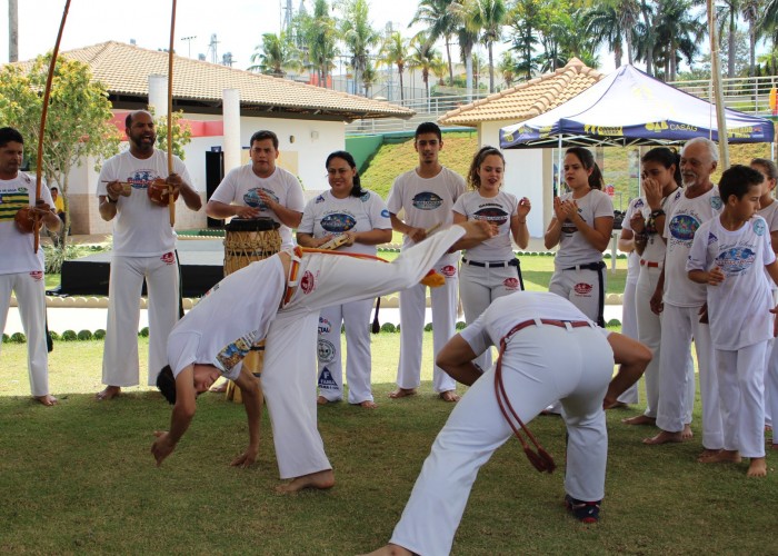 Capoeira inclusiva e evento de motociclismo movimentaram final de semana no CEL