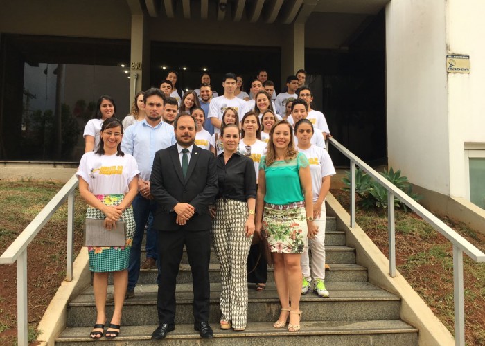 Alunos da Uni-Anhanguera visitam OAB-GO e acompanham reunião da CDC