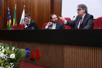 Lênio Streck e Lúcio Flávio debatem ativismo judicial