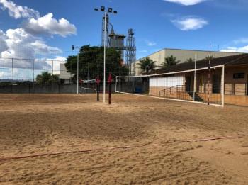 Quadras de areia do CEL passam por revitalização