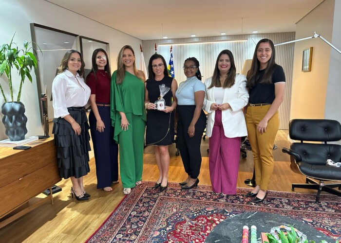 Talita Hayasaki recebe visita da Seleção Feminina de Futebol da OAB-Casag